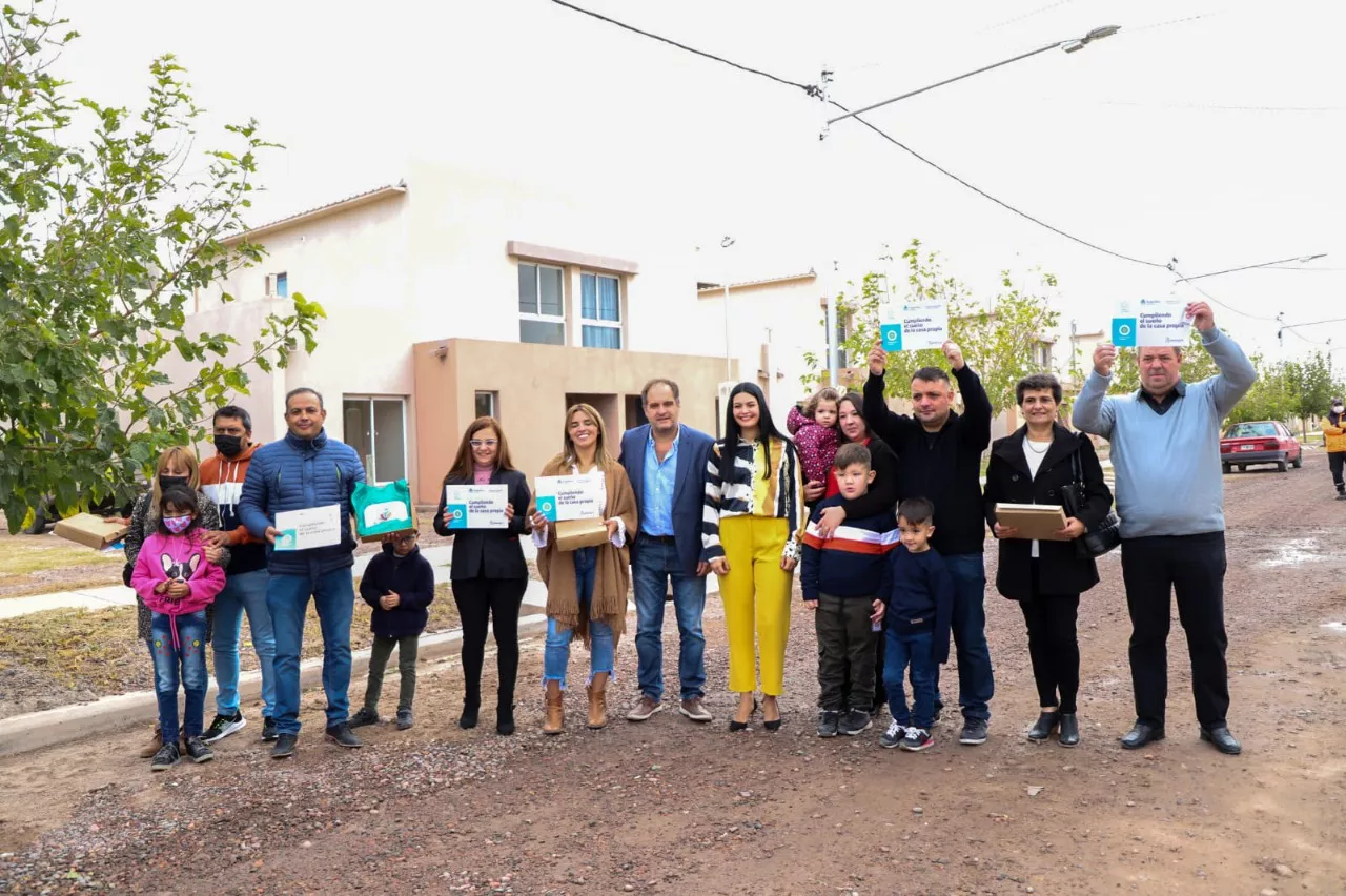 1.entrega_viviendas_dduu_la_dormida-_mendoza