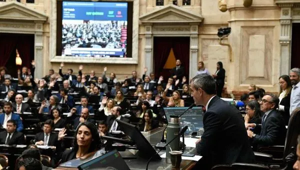 votacion-ley-bases-congreso-milei-argentina.jpg_1718483346