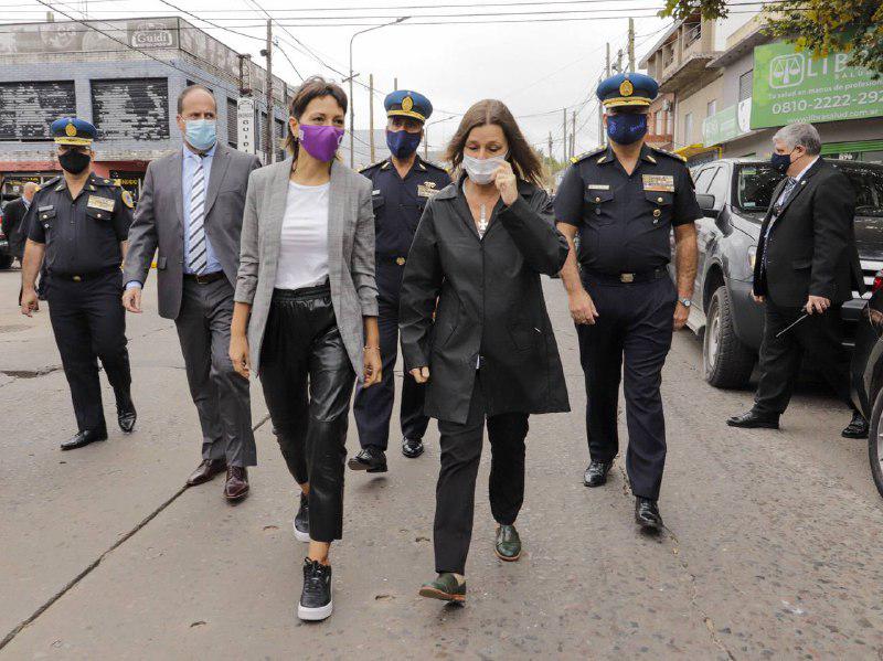 MAYRA-MENDOZA-Y-SABINA-FREDERIC-INAUGURARON-LA-PRIMERA-SEDE-LOCAL-DE-LA-SUPERINTENDENCIA-DE-DROGAS-PELIGROSAS-DE-LA-POLICIA-FEDERAL-3