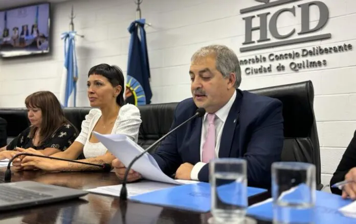 Prestaron-juramento-los-concejales-de-Quilmes-696x438