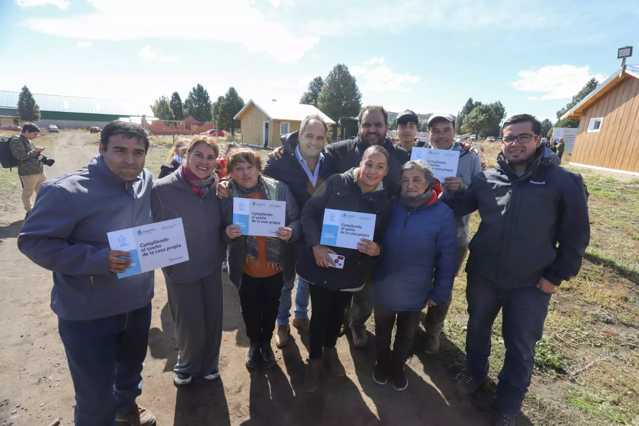 2023-03-28_smda_entrega_chacra_32-intercultural_familia