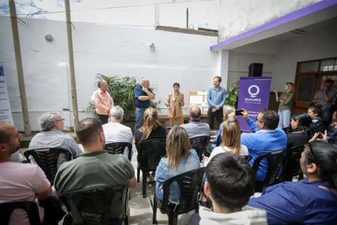 MAYRA-INAUGURO-DOS-NUEVAS-AULAS-TALLER-Y-UN-SALON-EN-EL-CFP-No-406-ISABEL-PALLAMAY-2-696x464